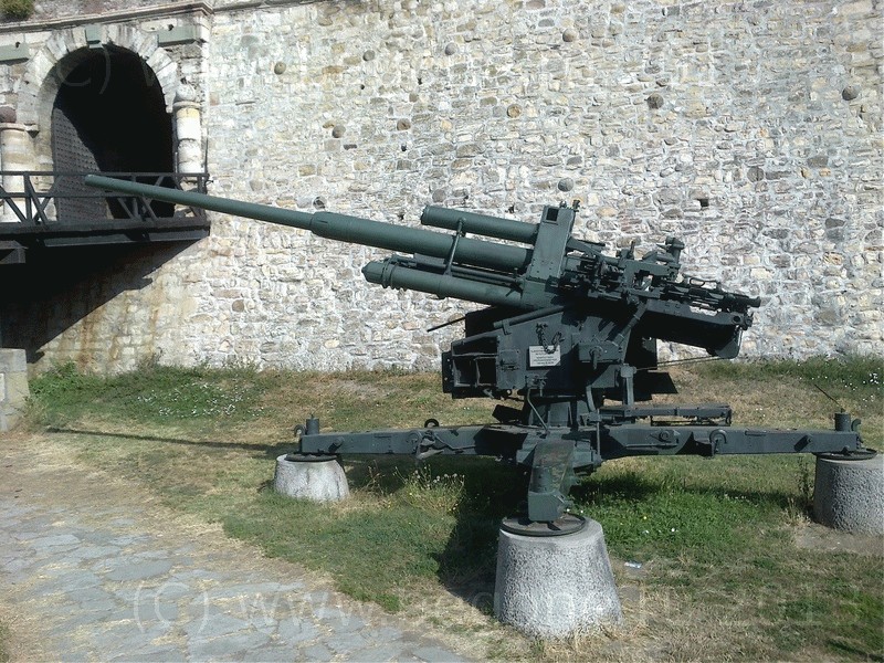 Военный музей Белграда. Зенитное орудие